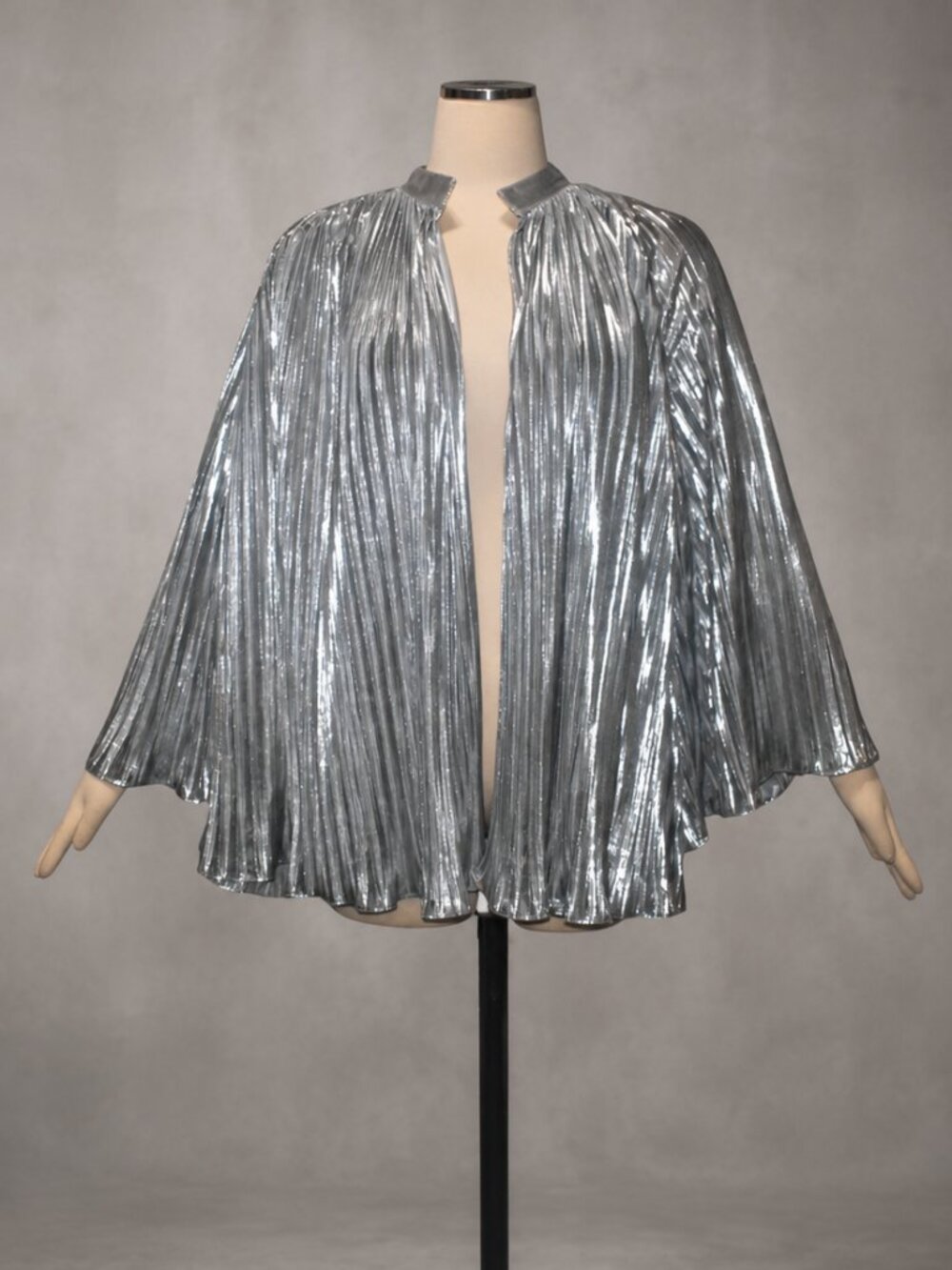 Savage X Fenty Women's Pleated Silver Metallic Lamé Bed Jacket Short Robe M L